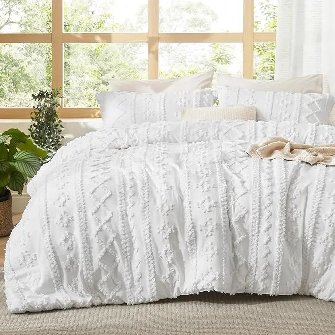 Bedsure Tufted Boho 3‑Piece Comforter Set, GentleSoft Embroidery Jacquard Oversized Farmhouse Shabby Chic Bedding for All Seasons