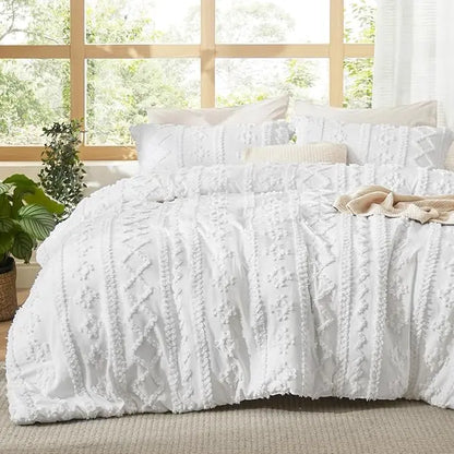 Bedsure Tufted Boho 3‑Piece Comforter Set, GentleSoft Embroidery Jacquard Oversized Farmhouse Shabby Chic Bedding for All Seasons