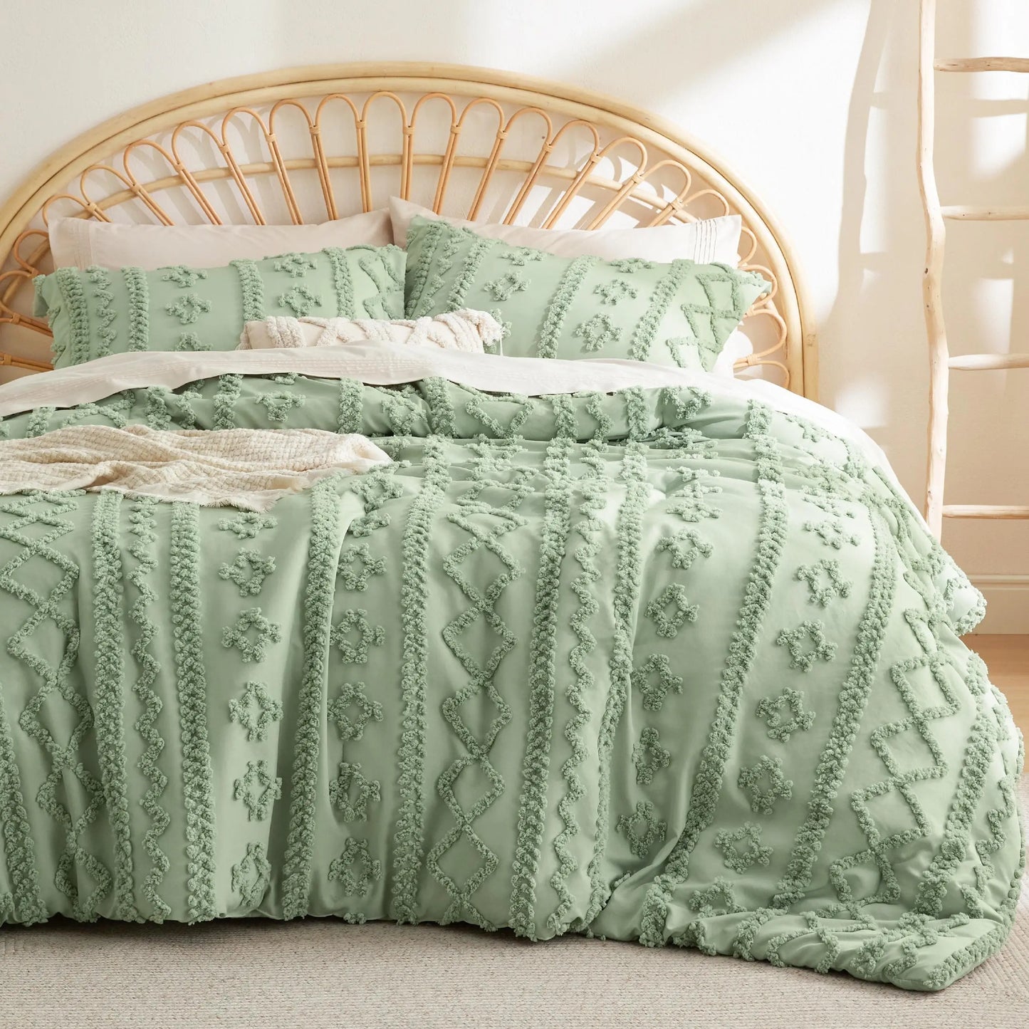 Bedsure Tufted Boho 3‑Piece Comforter Set, GentleSoft Embroidery Jacquard Oversized Farmhouse Shabby Chic Bedding for All Seasons