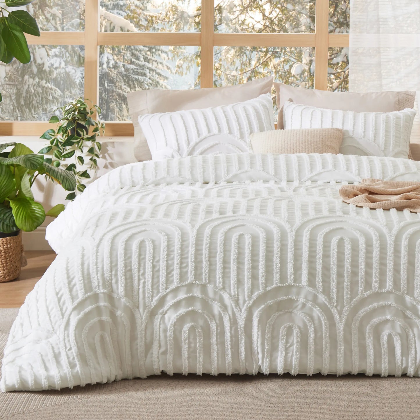 Bedsure Tufted Boho 3‑Piece Comforter Set, GentleSoft Embroidery Jacquard Oversized Farmhouse Shabby Chic Bedding for All Seasons
